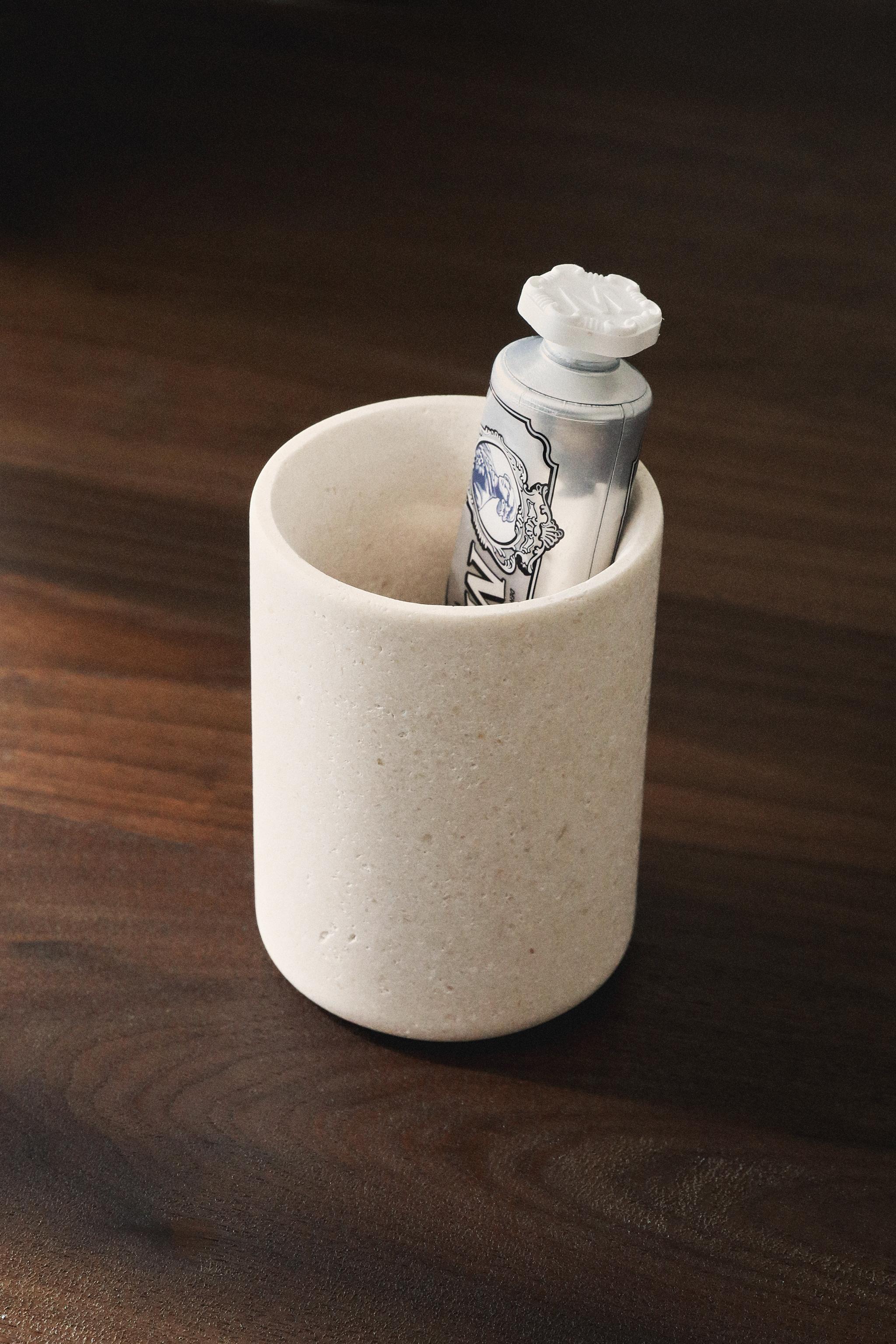 WHITE MARBLE TOOTHBRUSH HOLDER